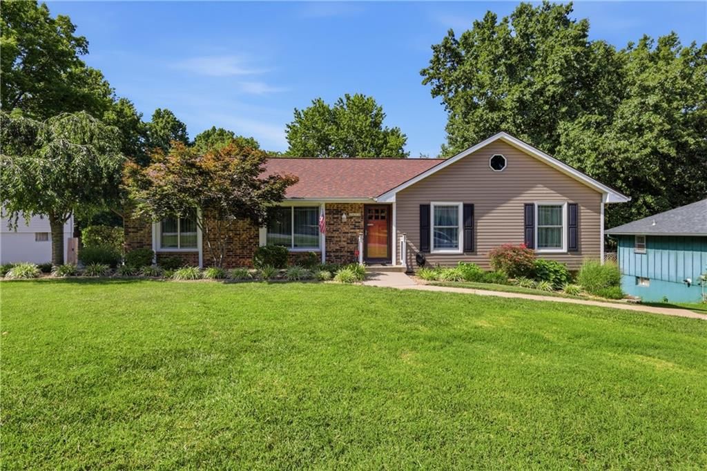 2412 SW Paris Drive — photo 1