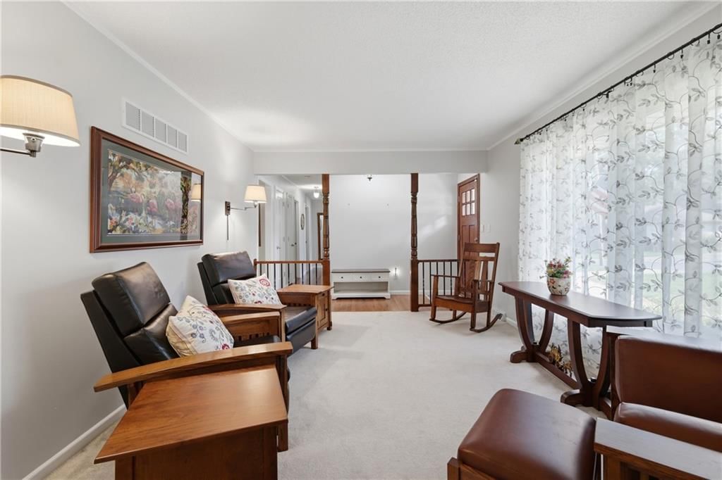 2412 SW Paris Drive — photo 4
