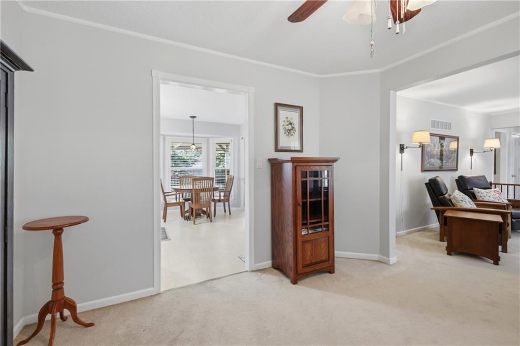 2412 SW Paris Drive — photo 6