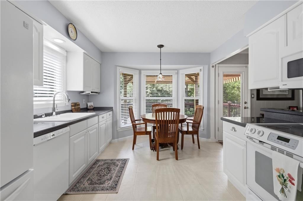 2412 SW Paris Drive — photo 7