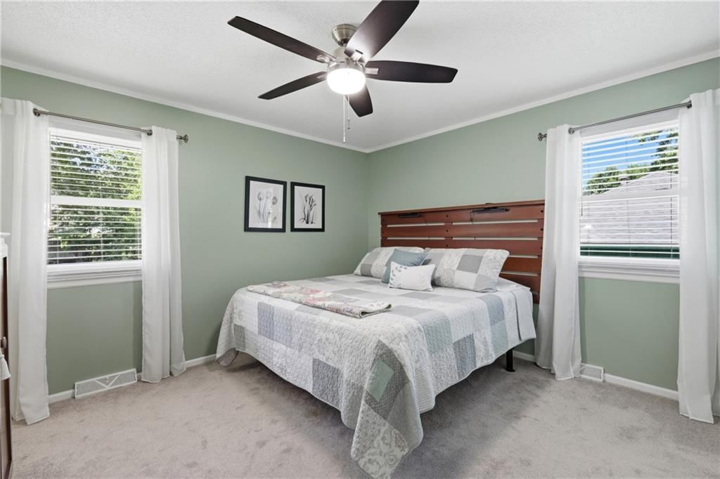2412 SW Paris Drive — photo 16