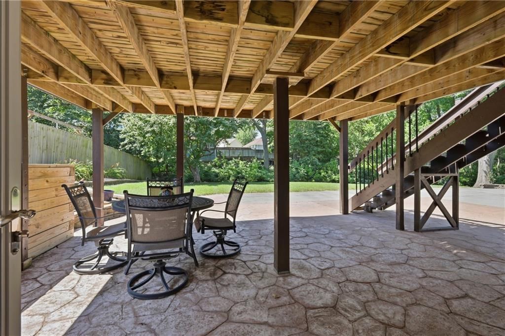 2412 SW Paris Drive — photo 25