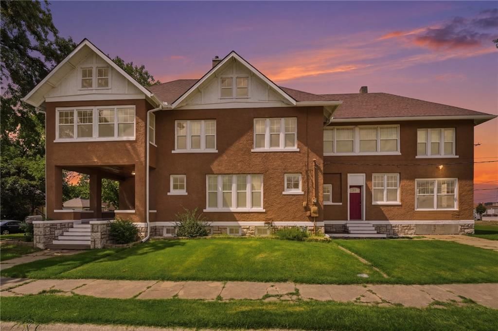 221 W 2nd Street, Ottawa, KS
