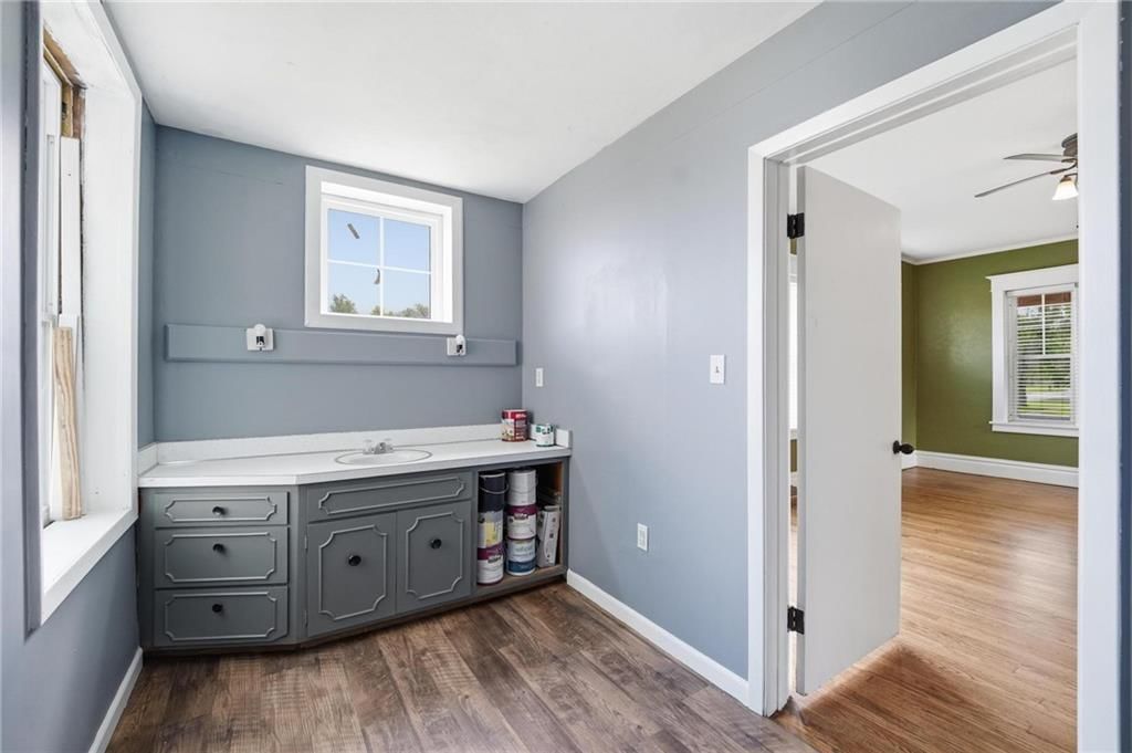 221 W 2nd Street — photo 14