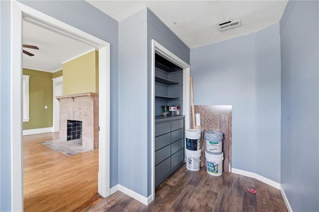 221 W 2nd Street — photo 15