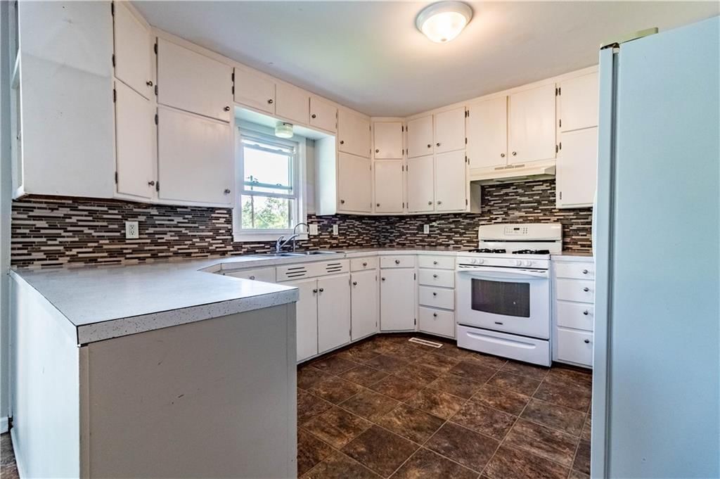 403 Benjamin Drive — photo 18