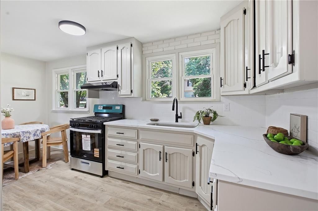 614 Wellington Street — photo 8