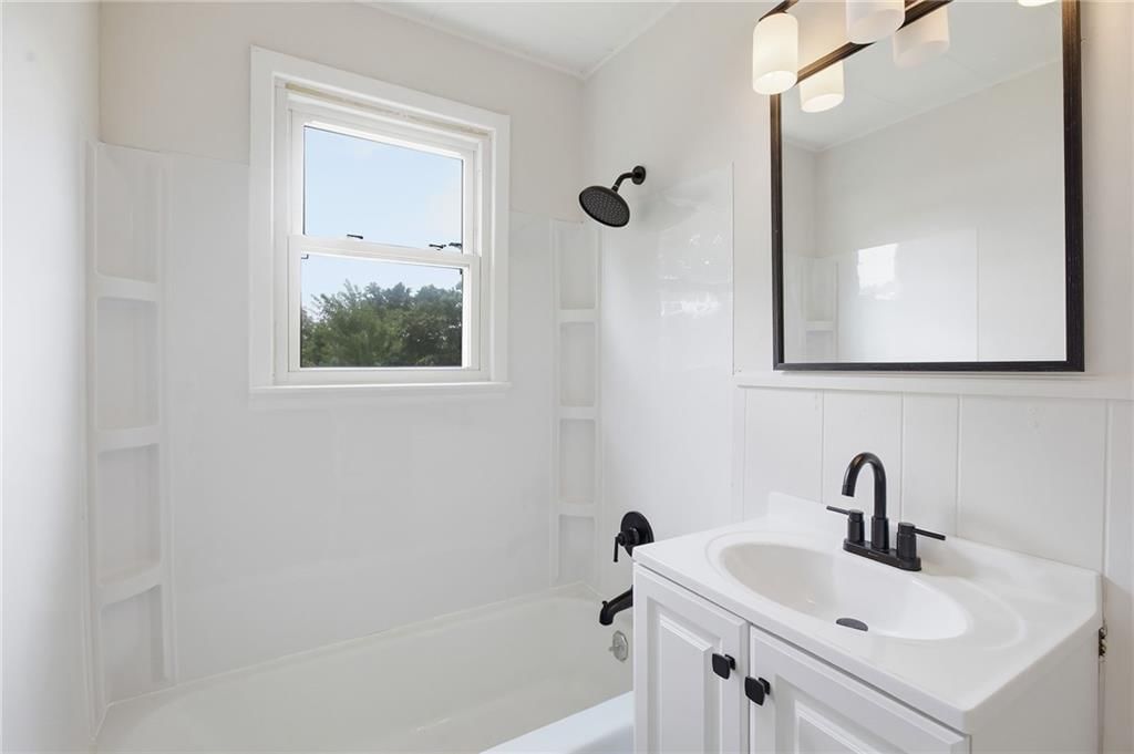 614 Wellington Street — photo 14