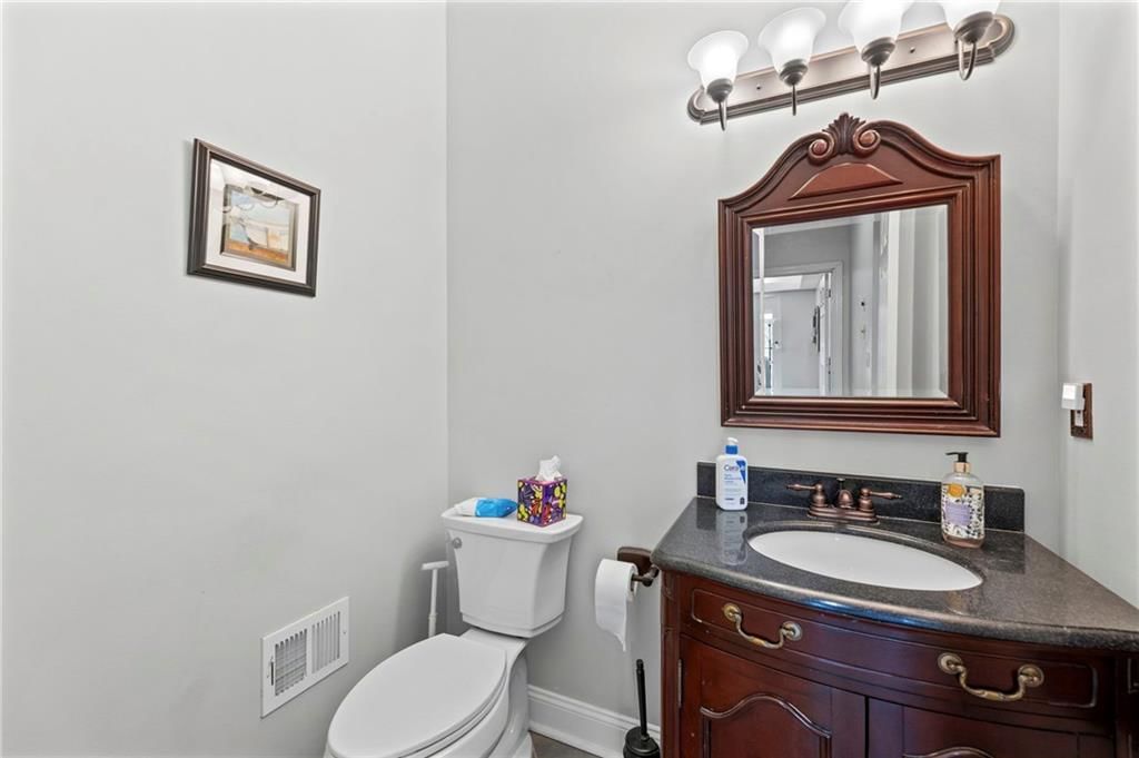5253 W 215th Street — photo 23