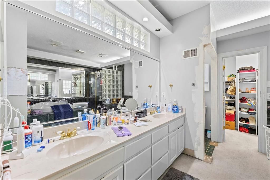 5253 W 215th Street — photo 28