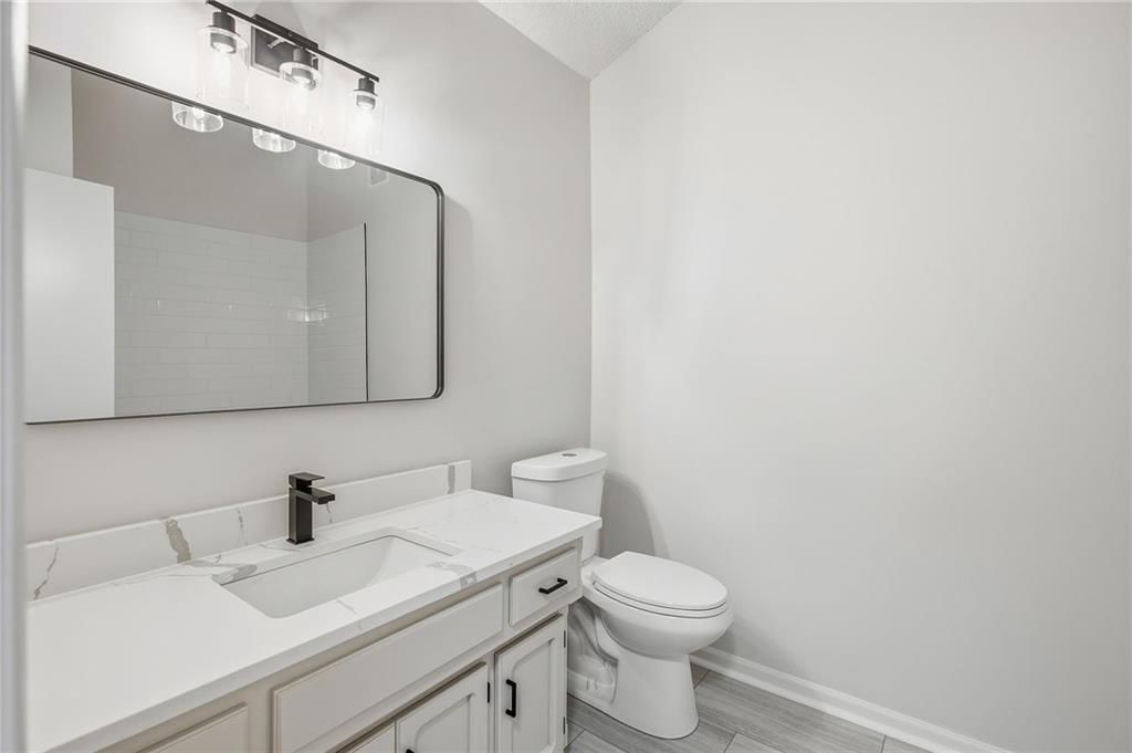 1045 Carousel Lane — photo 13