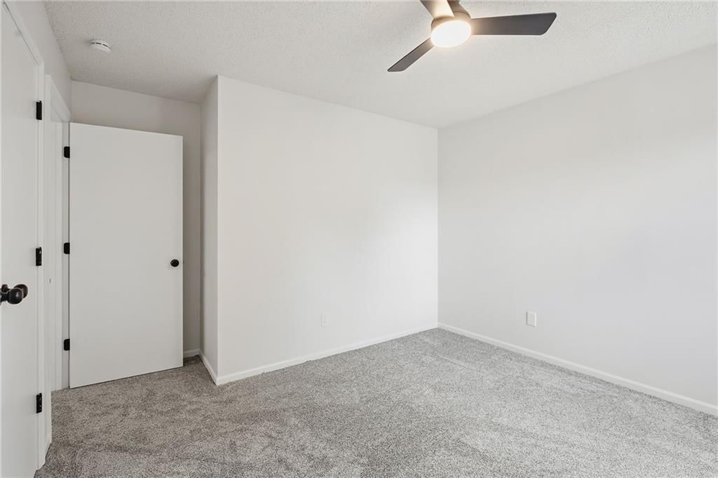 1045 Carousel Lane — photo 19