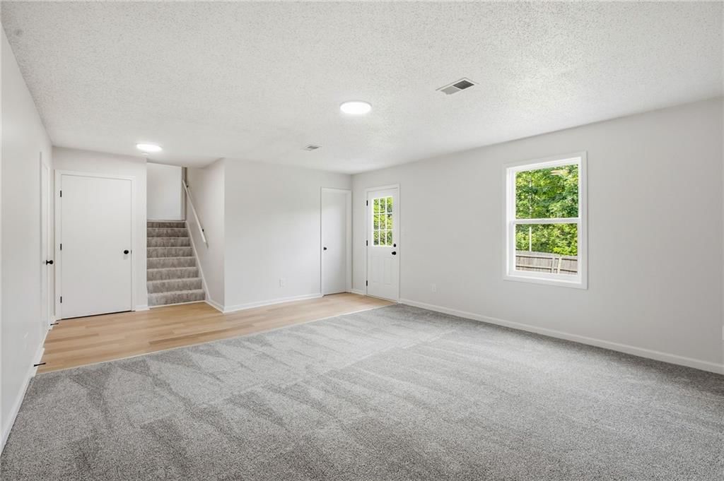 1045 Carousel Lane — photo 26