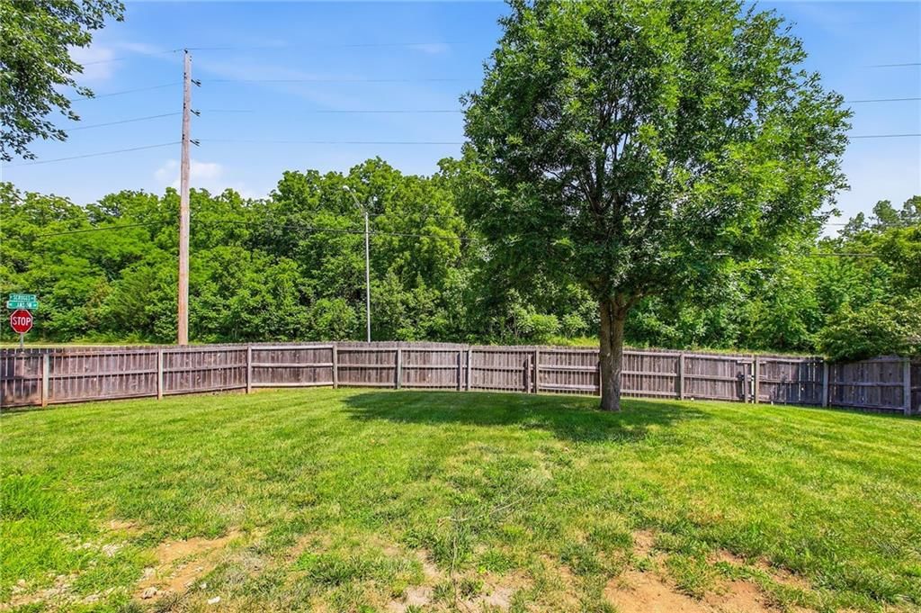 1045 Carousel Lane — photo 29