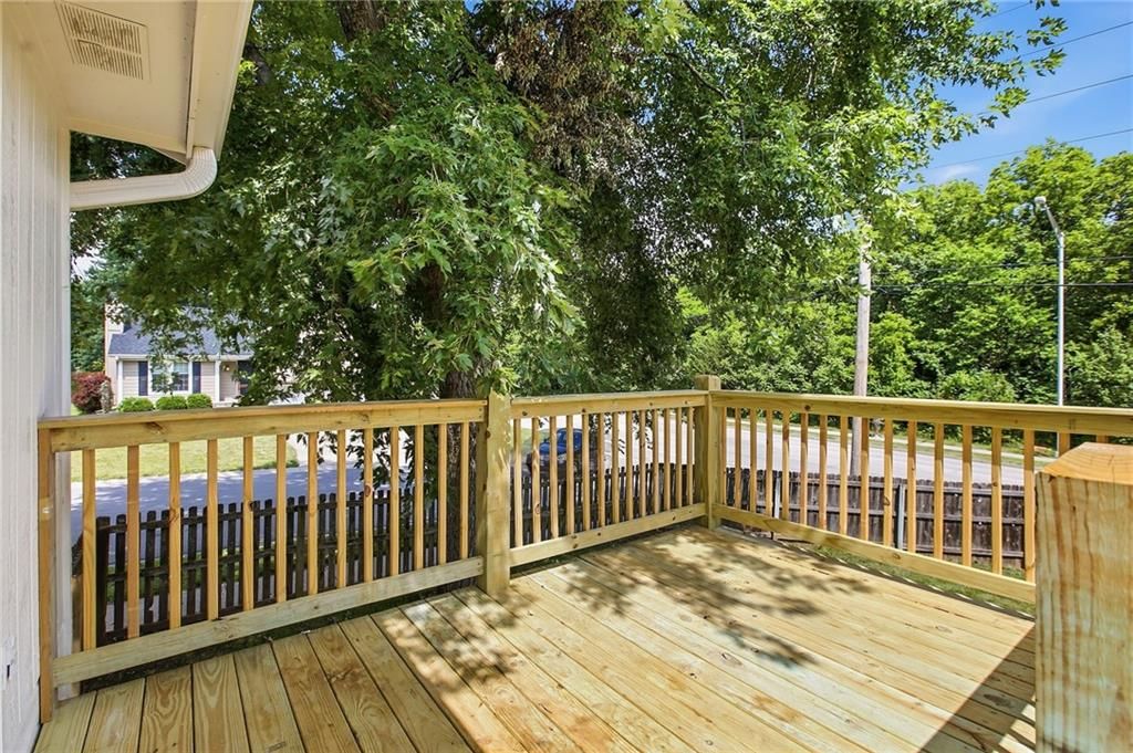 1045 Carousel Lane — photo 33