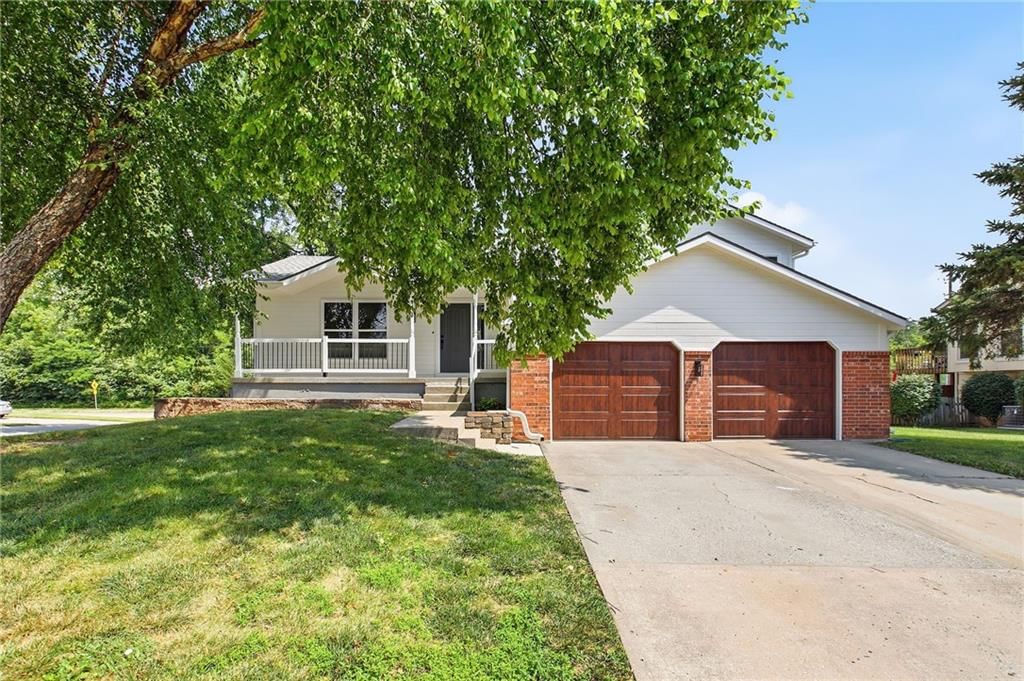 1045 Carousel Lane — photo 35