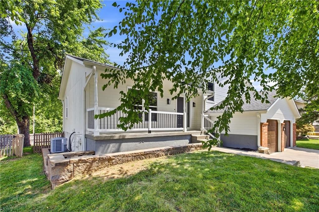 1045 Carousel Lane — photo 36