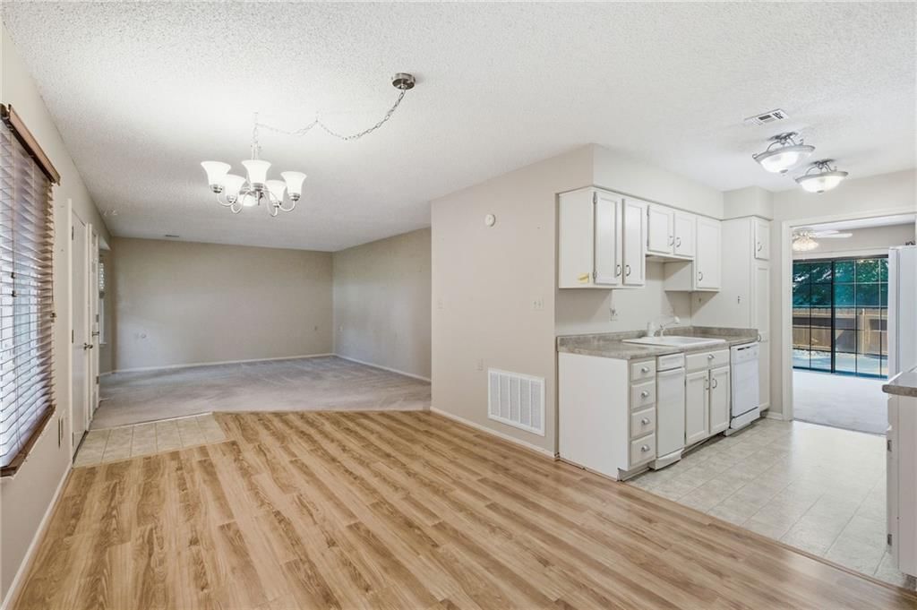 1314 W Jenkins Boulevard — photo 11