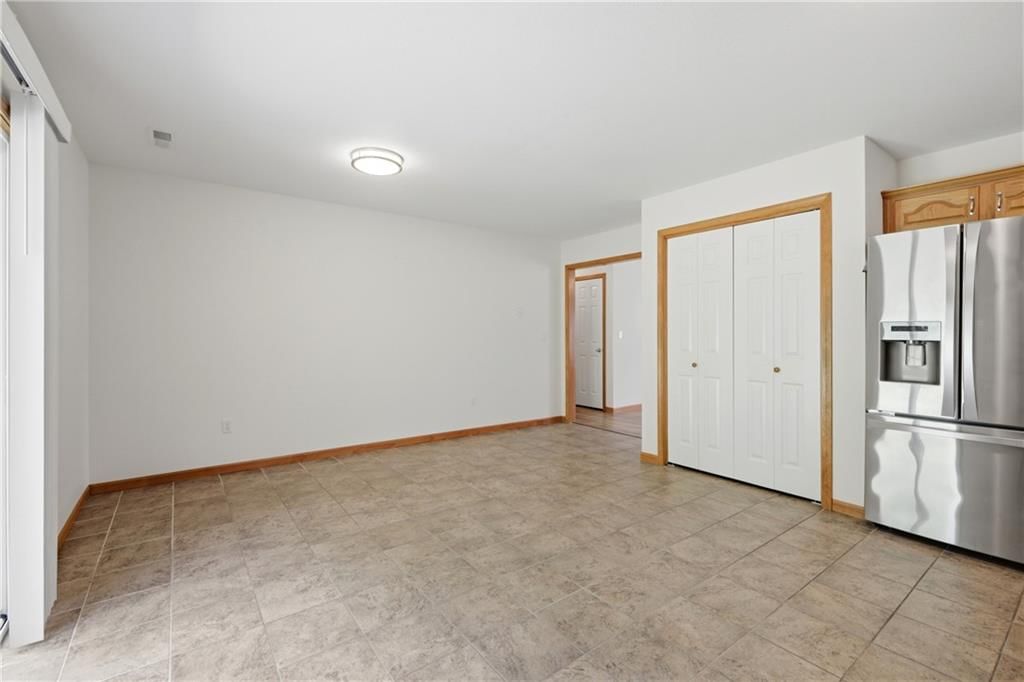 392 Hazelwood Drive — photo 8