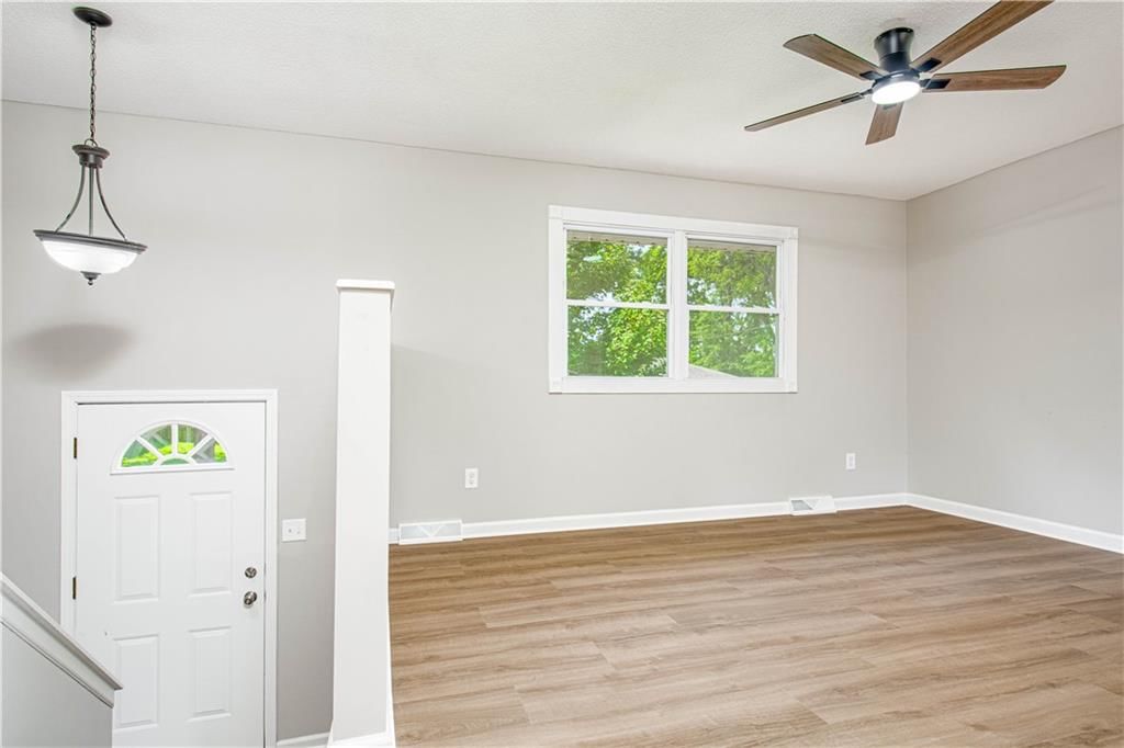 813 NE Wien Avenue — photo 4