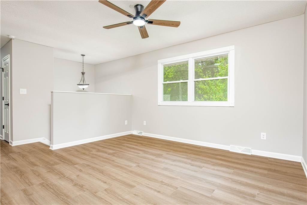 813 NE Wien Avenue — photo 5