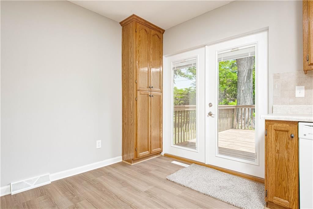 813 NE Wien Avenue — photo 8