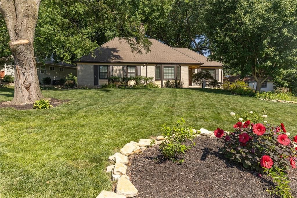 4934 Howe Drive — photo 1
