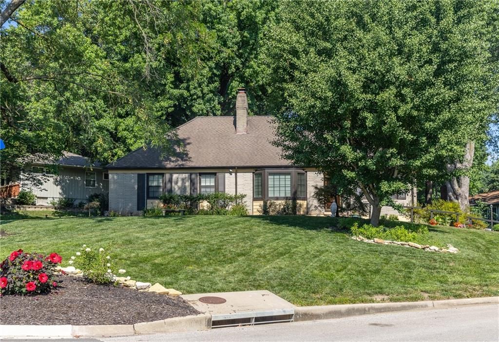 4934 Howe Drive — photo 2