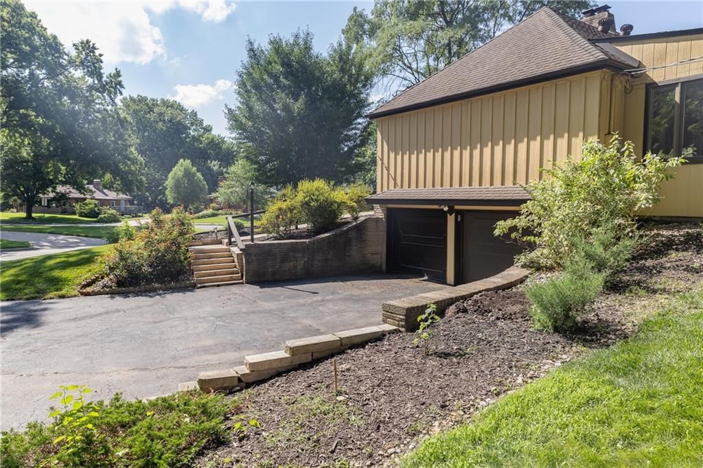 4934 Howe Drive — photo 7