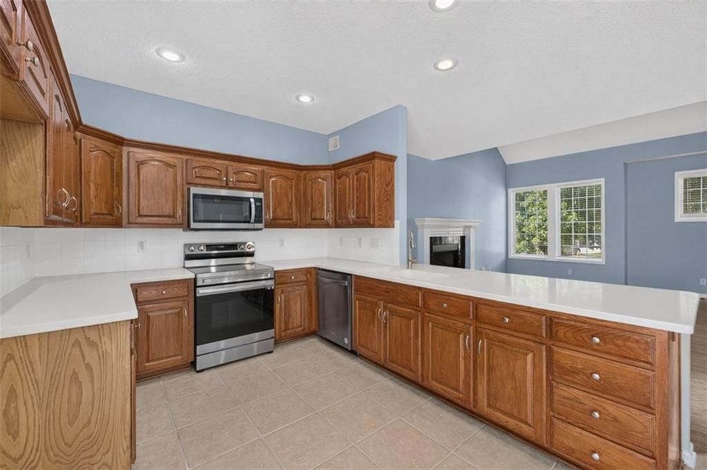 23625 W 126TH Terrace — photo 7