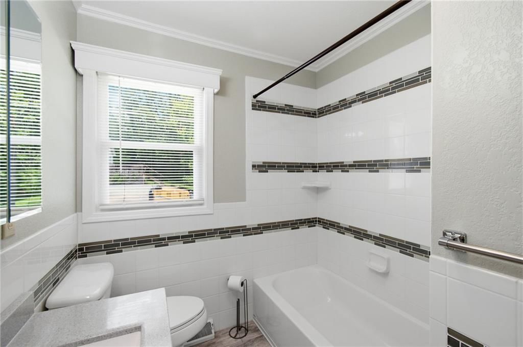 113 W 10th Street — photo 15