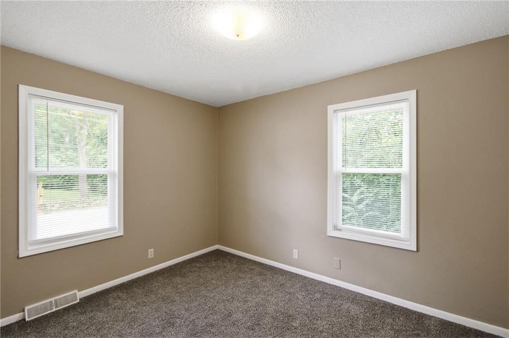 113 W 10th Street — photo 17