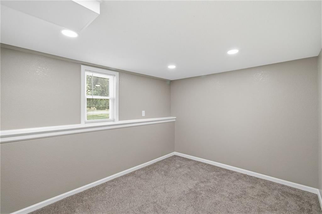 113 W 10th Street — photo 21