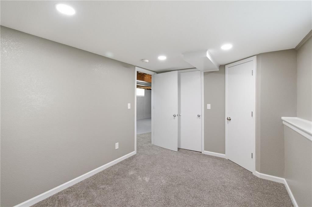 113 W 10th Street — photo 22