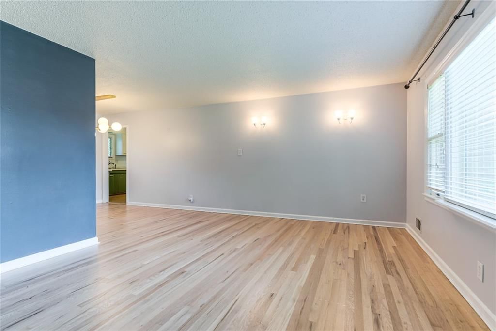8348 Locust Street — photo 4