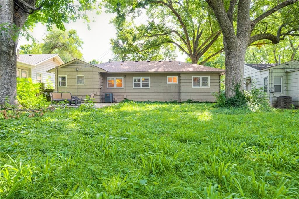 8348 Locust Street — photo 33