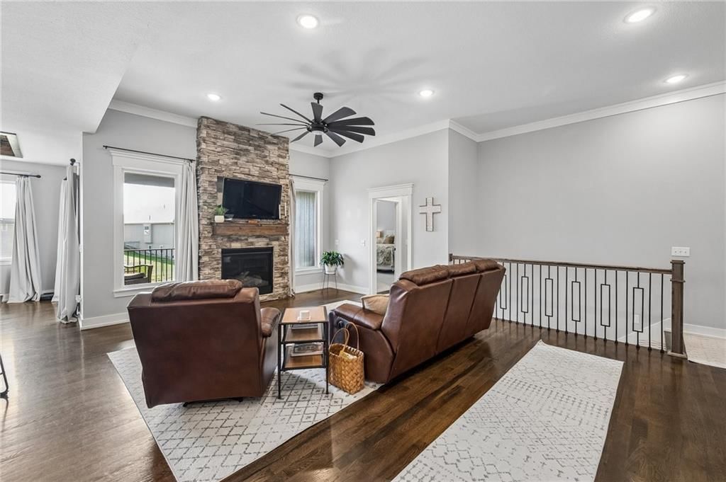 2211 Foxtail Drive — photo 4