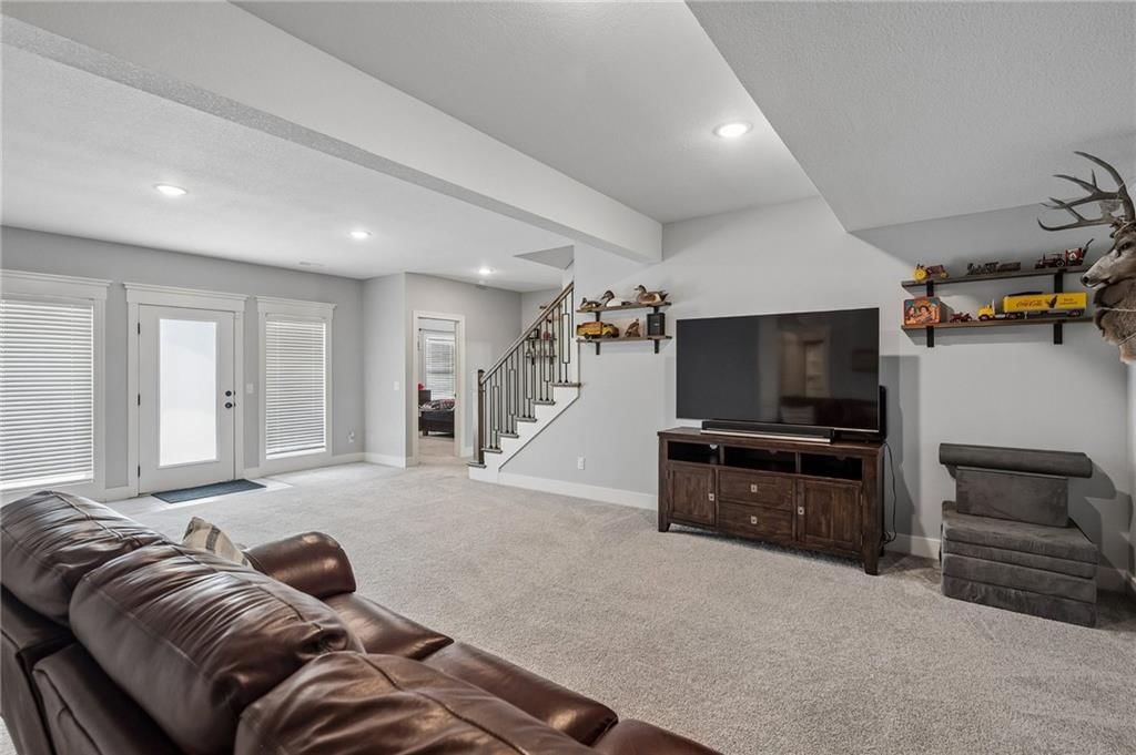 2211 Foxtail Drive — photo 31