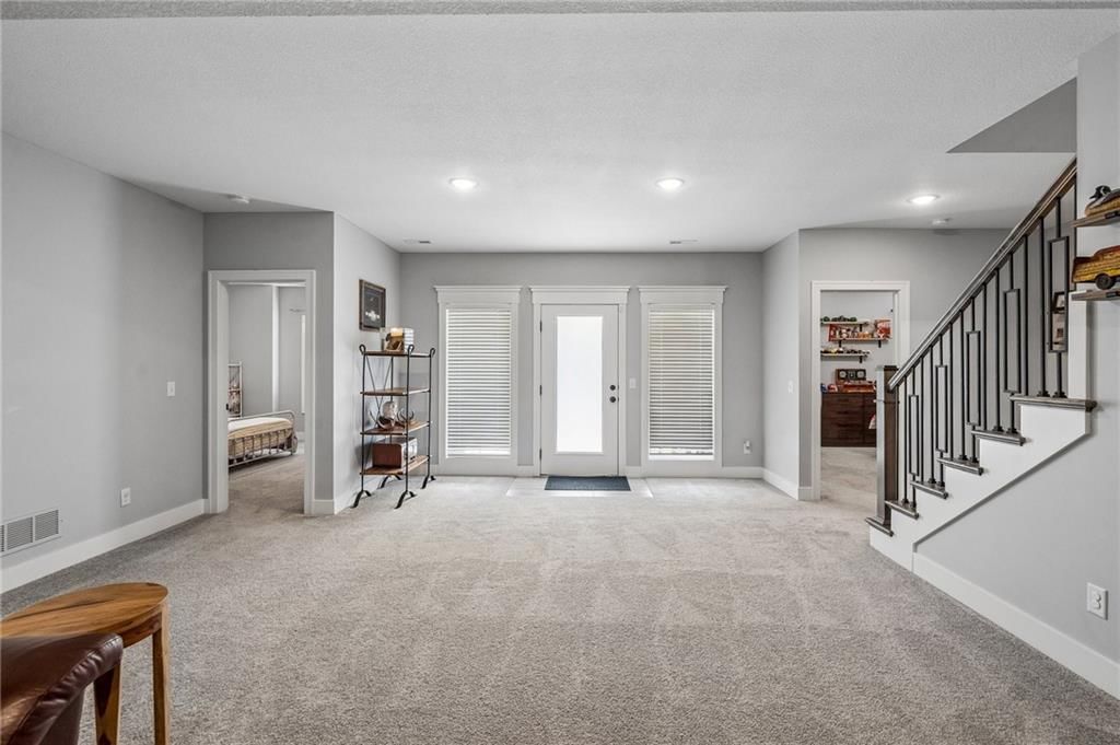 2211 Foxtail Drive — photo 32