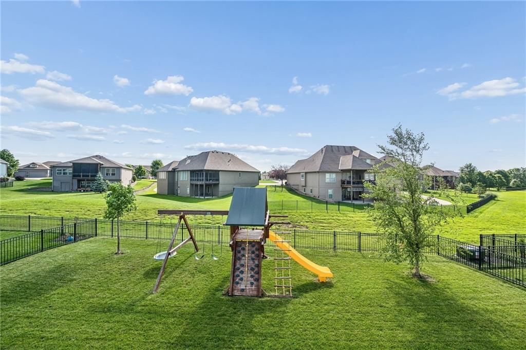 2211 Foxtail Drive — photo 34