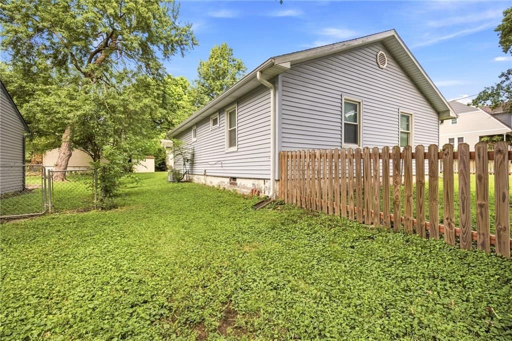 307 SE 6th Street — photo 32