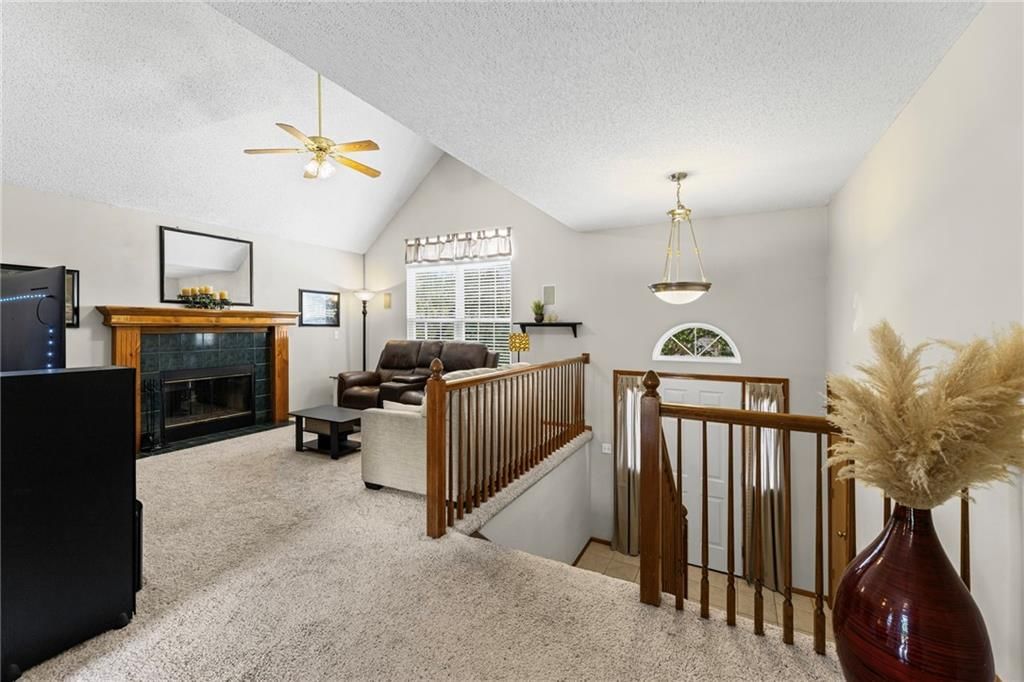1109 NW Creekside Court — photo 3