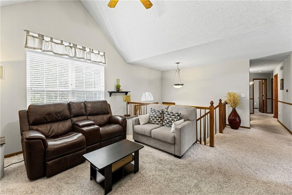 1109 NW Creekside Court — photo 4