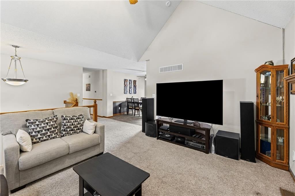 1109 NW Creekside Court — photo 5