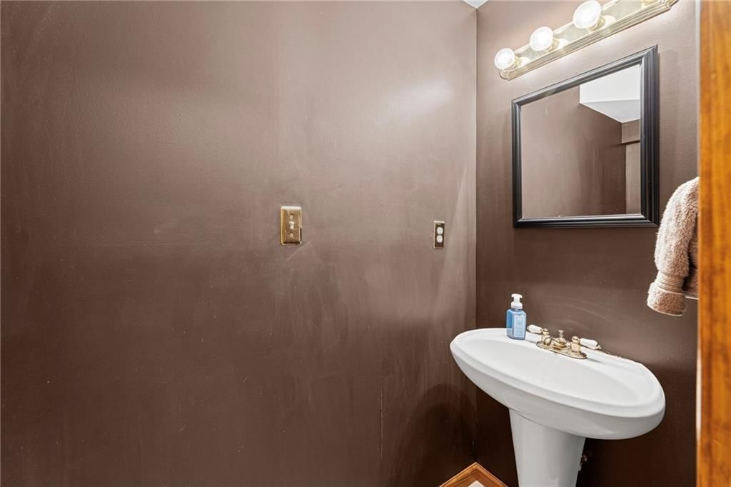 1109 NW Creekside Court — photo 24