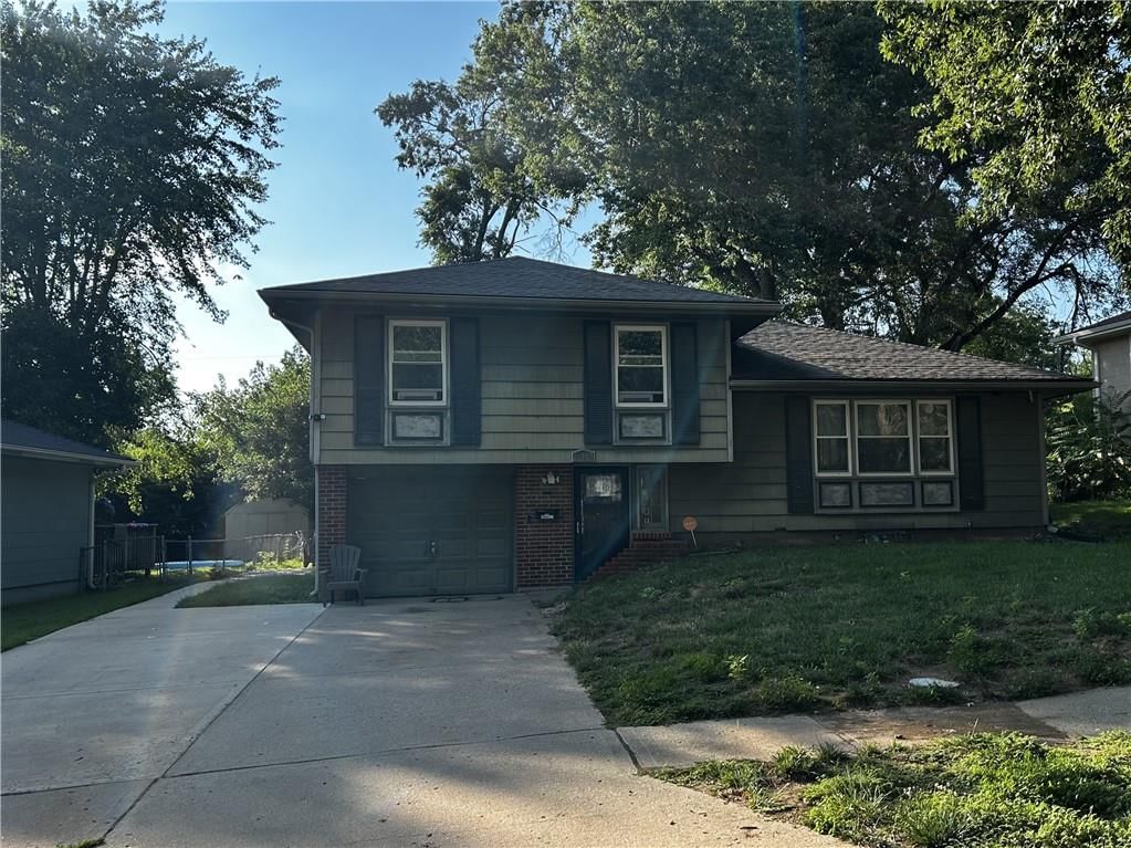 11902 Fremont Avenue — photo 3