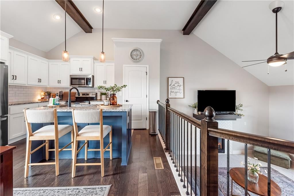 638 SE Colonial Drive — photo 4
