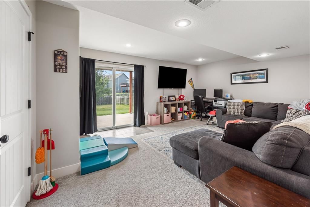 638 SE Colonial Drive — photo 19
