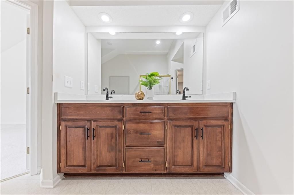 15420 S Gallery Street — photo 13