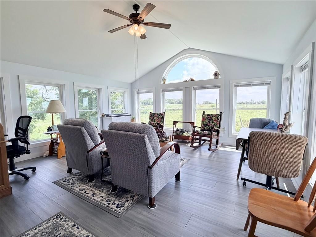 490 NE 18th Avenue — photo 24